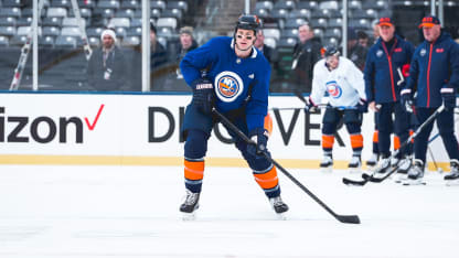 Islanders Soak in Practice at MetLife Stadium