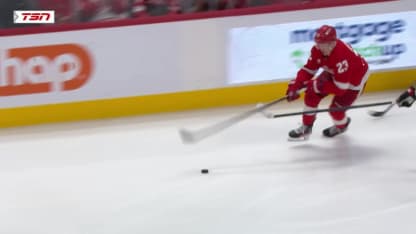 Stützle buries a wrister