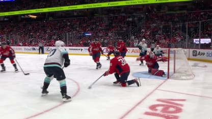 SEA@WSH: Schwartz scores goal against Logan Thompson