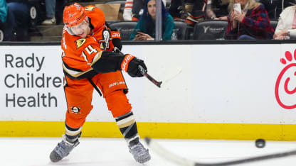 Un premier tour du chapeau pour Carlson!