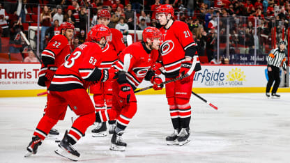 Ehlers' one-timer extends his point streak