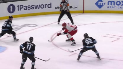 CAR@UTA: Staal scores goal against Karel Vejmelka