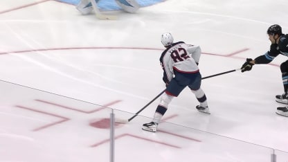 Pyyhtia bat Vanecek dans la lucarne