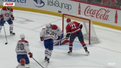 Montembeault se dresse devant Carlson