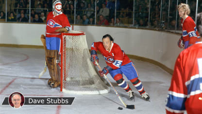 Cournoyer_skates_with_puck_Stubbs-badge