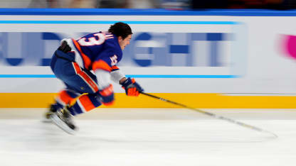 Barzal-Blur