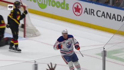 EDM@VAN: Kapanen scores goal against Nikita Tolopilo