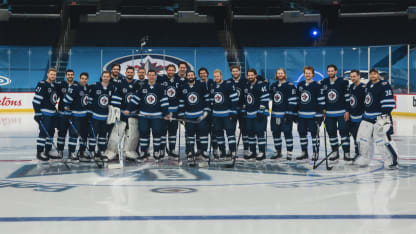 MW_GroupPhotoSilverStick