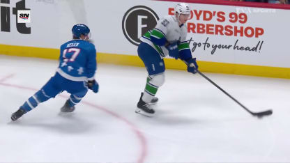 Boeser complète un excellent échange