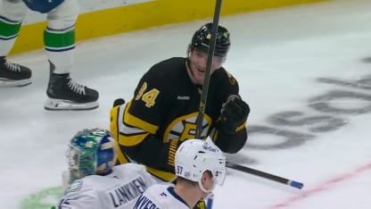 VAN@BOS: Jeannot scores goal against Kevin Lankinen