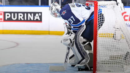 Hellebuyck na ledě Blues střídal i potřetí