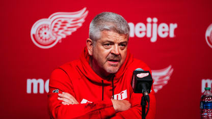 McLellan settling in as head coach of the Red Wings