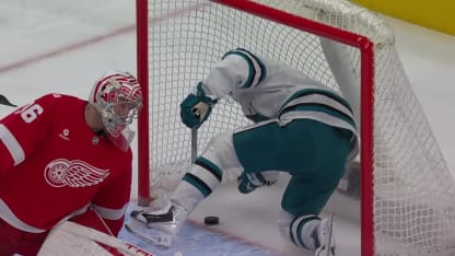 Smith tucks in a backhand