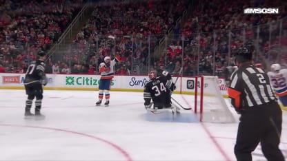 NYI@NJD: Cizikas scores goal against Jake Allen