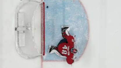 Jarvis se fait voler par le poteau