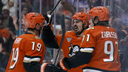 Kreider Makes it 1-1 on the Power Play