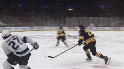 Barrett Hayton with a Powerplay Goal vs. Boston Bruins