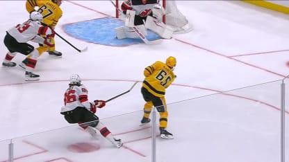 NJD@PIT: Karlsson scores goal against Jake Allen