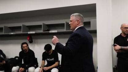 Keefe Gives Puck to 'Mr. 900' After 6-4 Win in DAL | BTS