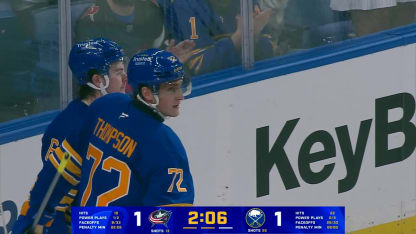 Thompson se luce con golazo