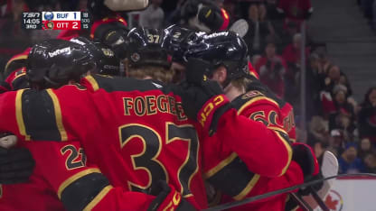 Eller grabs the lead