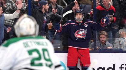 Blue Jackets frenaron a Dallas Stars con gran noche de Kirill Marchenko