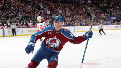 Hattrick från Victor Olofsson i succekväll för Colorado Avalanche