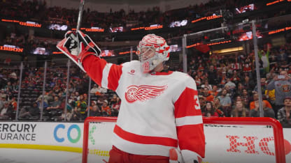 Gibson Salutes Crowd During Mid-Game Video Tribute