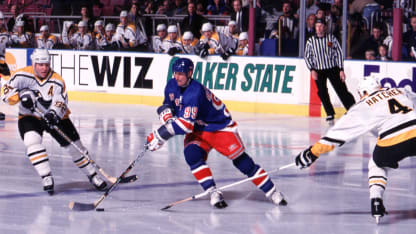 Gretzky in action against the Penguins