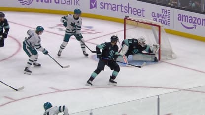 Grubauer rettet gegen Celebrini