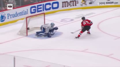 Bratt marque le but décisif en tir de barrage contre les Maple Leafs