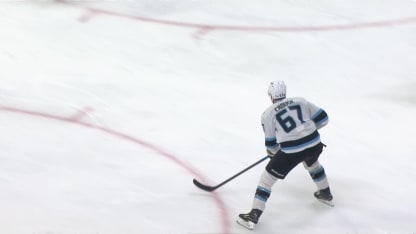 UTA@MTL: Crouse scores goal against Samuel Montembeault
