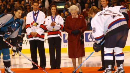 QE2_drops_ceremonial_puck