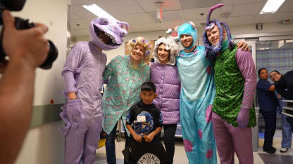 Bruins Hold Halloween Visit at Mass General for Children