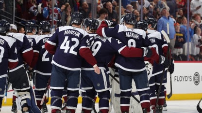 Nathan MacKinnon llega a los 1,000 puntos con el Avalanche