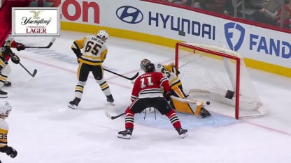 PIT@CHI: Kaiser scores goal against Arturs Silovs