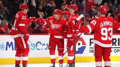 Red Wings hilan tercer triunfo al vencer a los campeones Florida Panthers