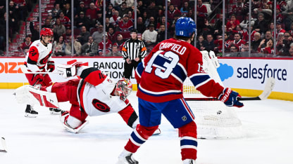 Caufield saute sur le retour pour marquer son 44e