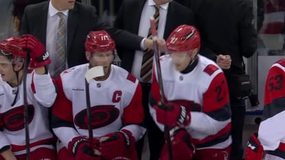 Staal scores empty-net goal