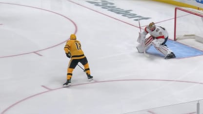 FLA@PIT: Rust scores goal against Daniil Tarasov