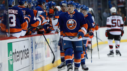 P_10.3.16_1284x722_Barzal