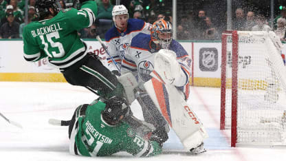 Skinner blanks the Stars in Game 2