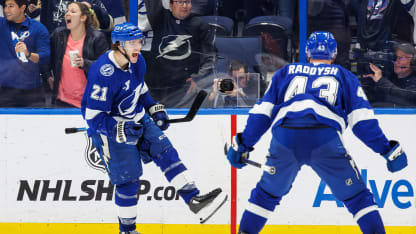 Point's wrister puts Lightning on top