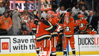 Dostál zazářil proti Oilers 45 zákroky