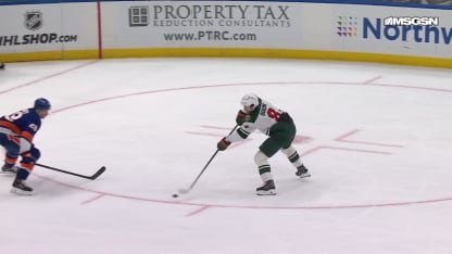 MIN@NYI: Rittich with a great save against Danila Yurov