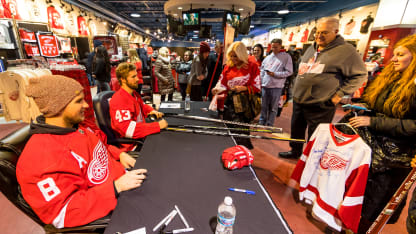 Red-Kettles_v1_2568x1444