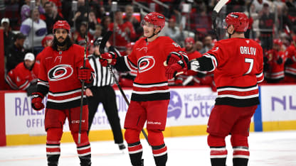 Martin Necas förlängde poängsviten när Carolina Hurricanes vann igen