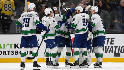Canucks top Bruins in shootout