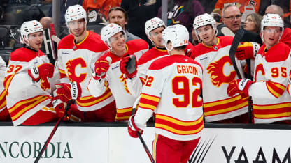 Gridin, Farabee link up on the rush