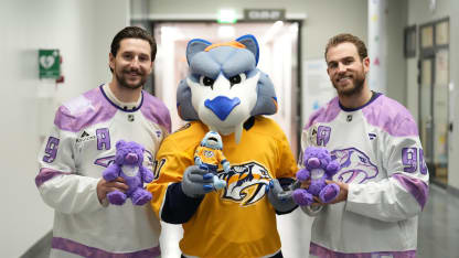 Forsberg, O'Reilly Honored to Visit Children's Hospital, Represent Preds in Sweden - 2025_11_13